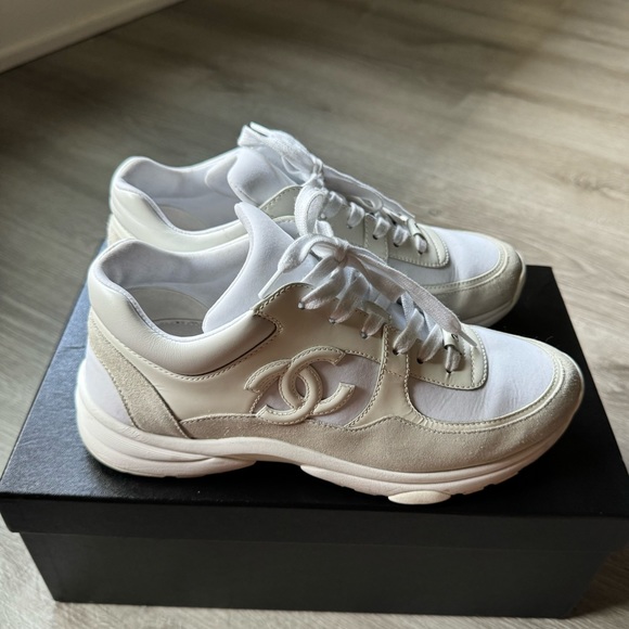 CHANEL RUNNERS - WHITE CLASSICS - Picture 8 of 15